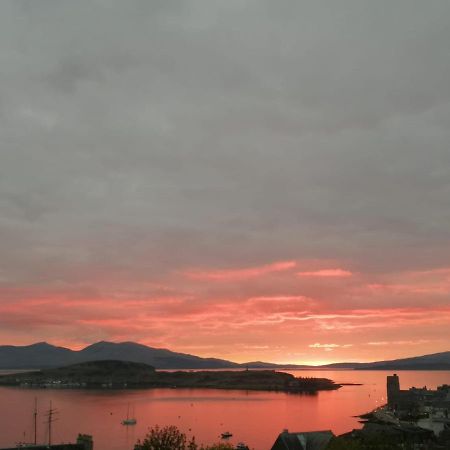 Central Oban Studio With Stunning View Esterno foto
