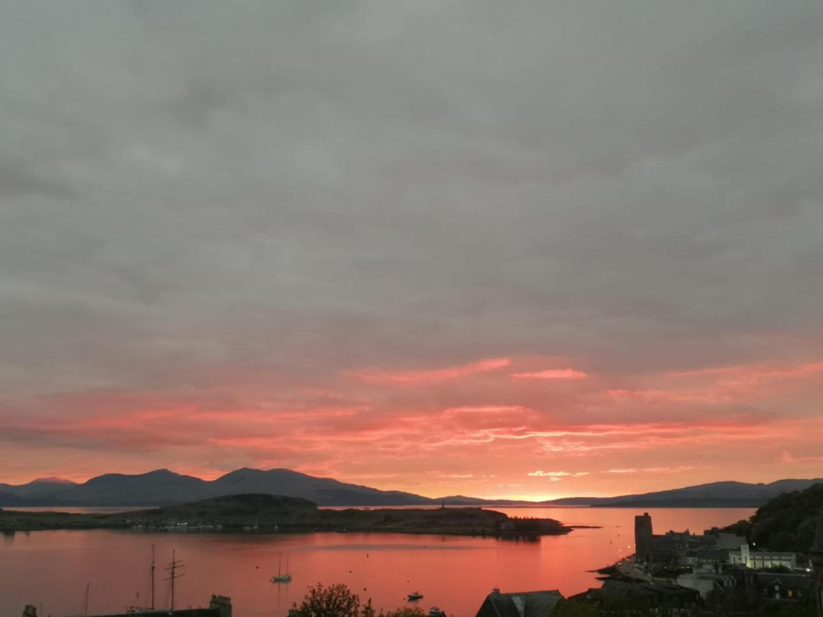 Central Oban Studio With Stunning View Esterno foto